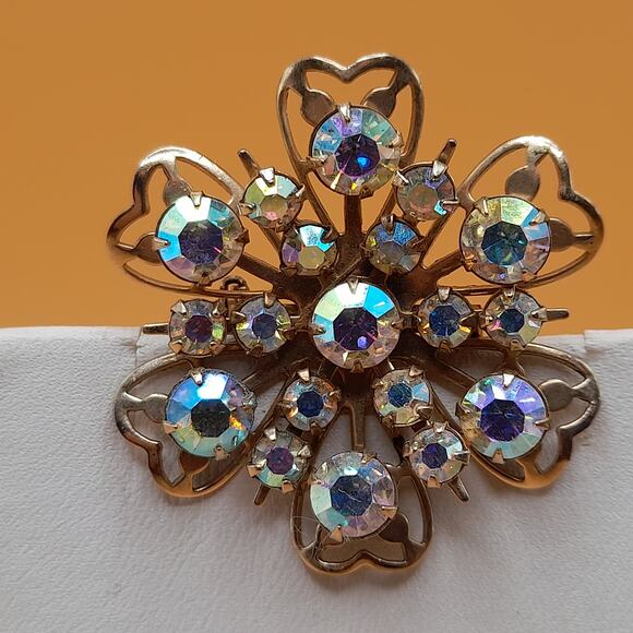 Vintage Aurora Borealis Floral Brooch, 1 1/2" Gold Tone, 1950s Vintage Jewelry - Picture 6 of 9
